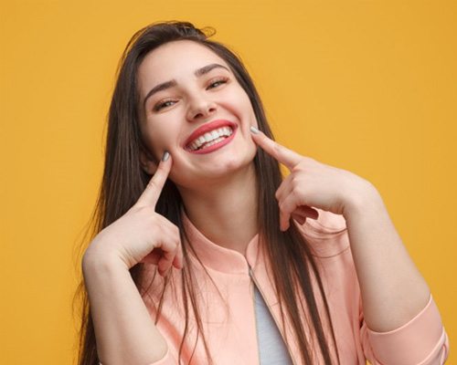 Lady shows off pretty smile